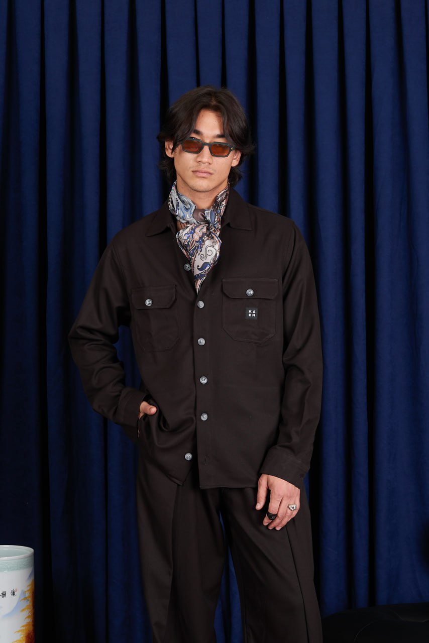 חליפת אלגנט כפתורים חום כהה