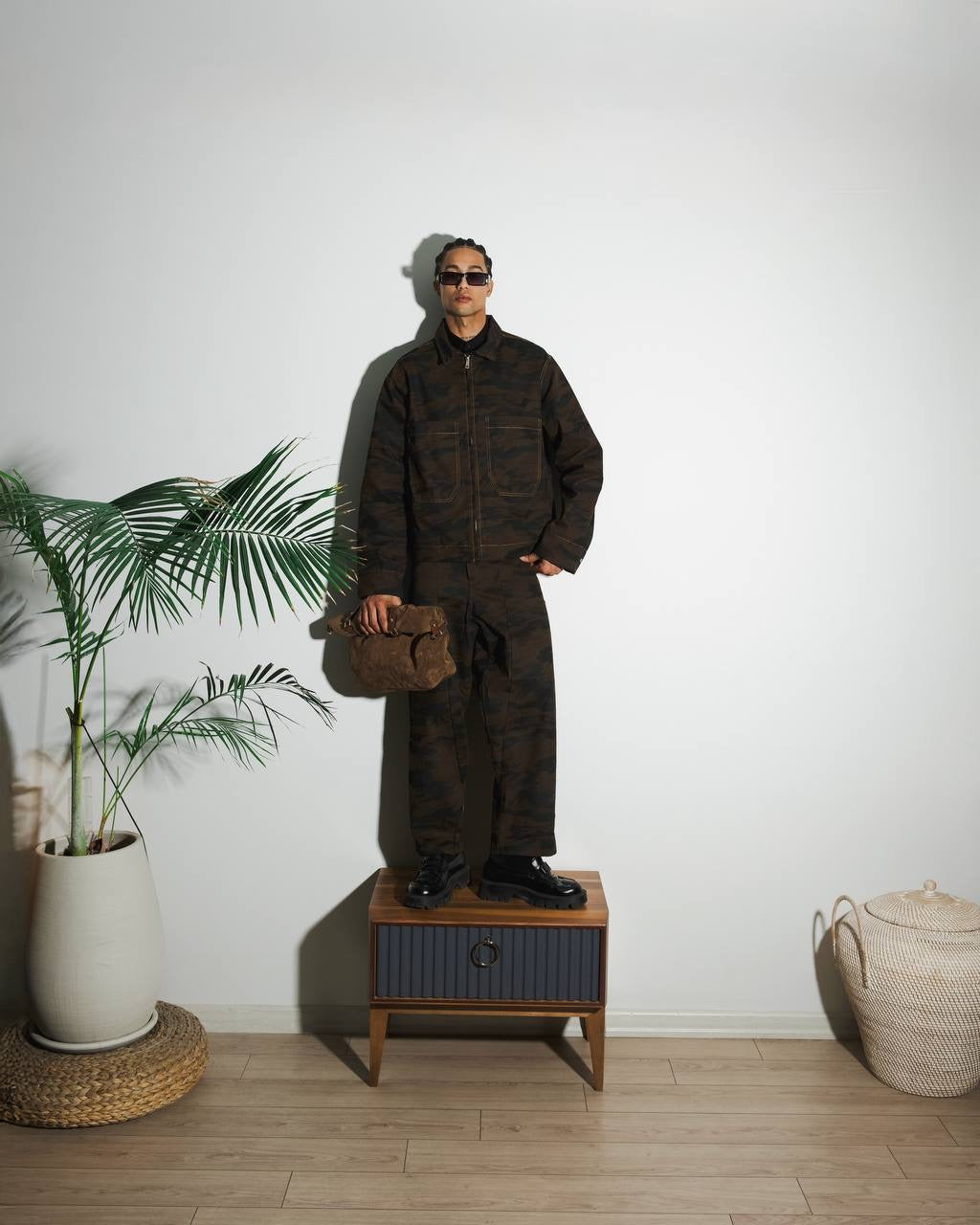 חליפה צבאית גוון חום