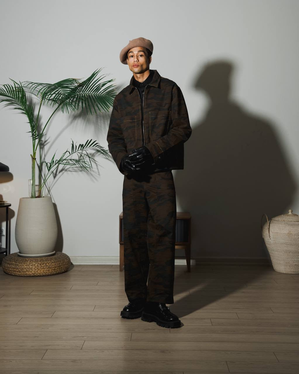 חליפה צבאית גוון חום