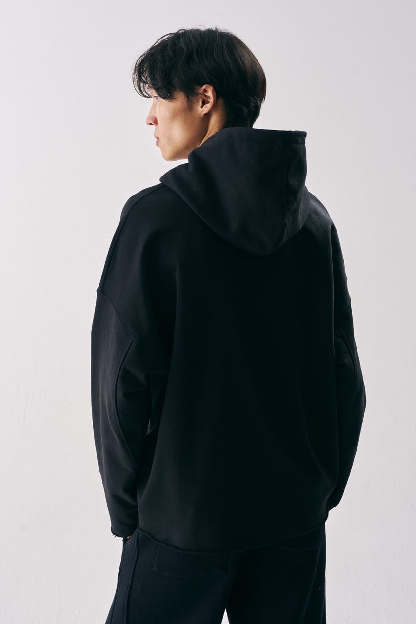 קפוצ׳ון שחור איור לבן קידמי