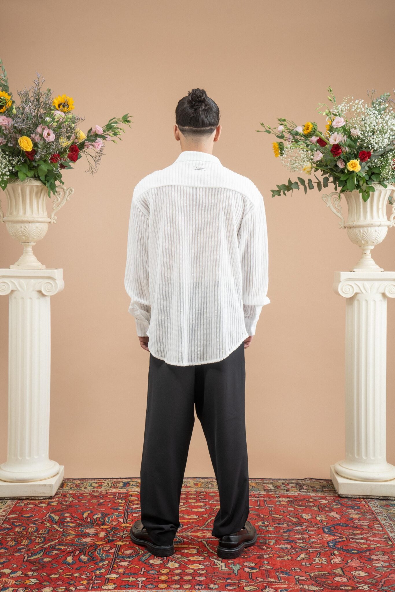 מכופתרת לבנה פסים